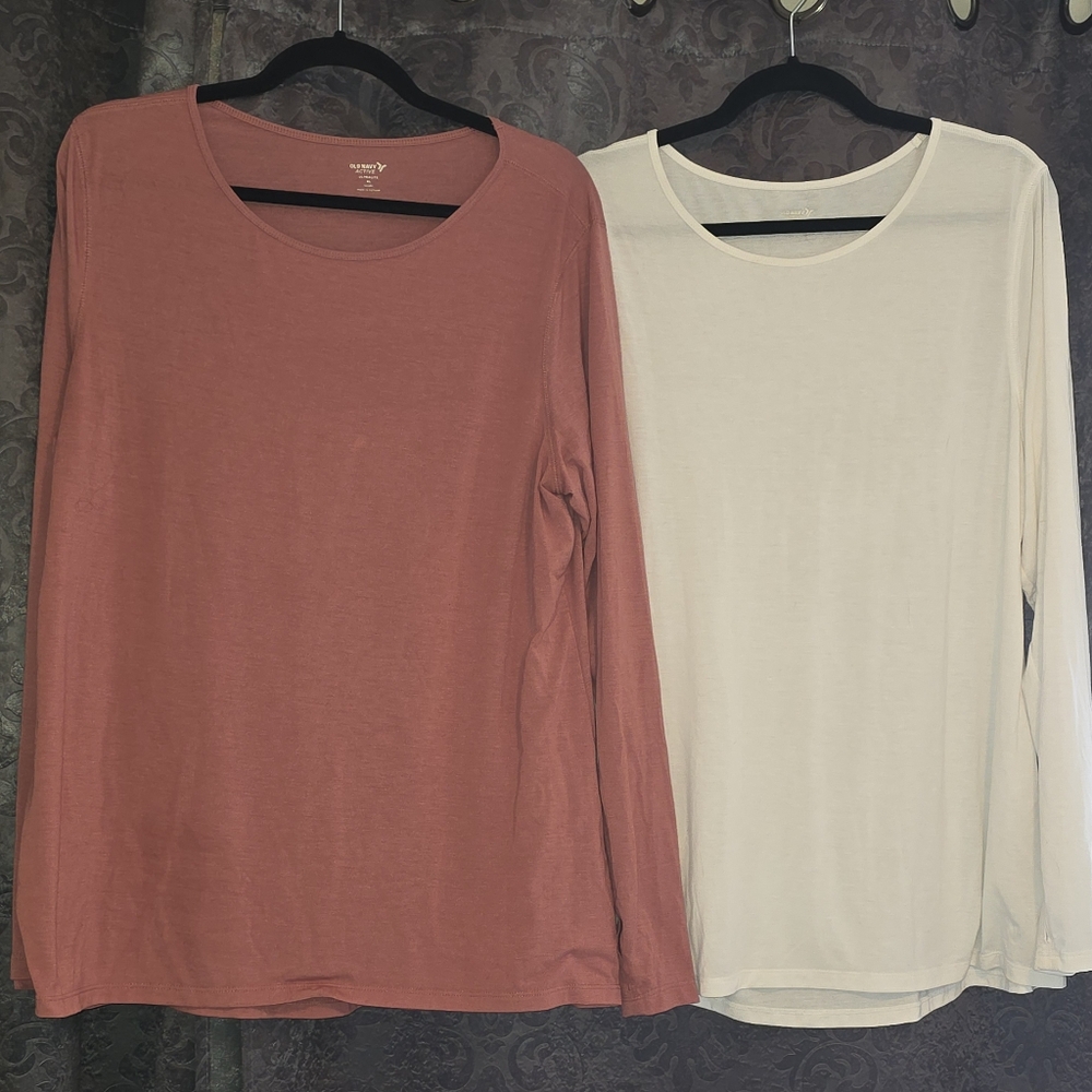 Old Navy Ultralight Crew Neck Longsleeve Tee's - Xl